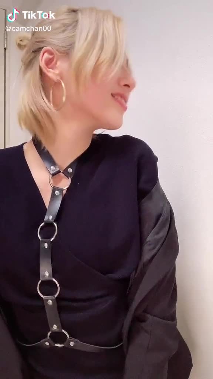明けましておめでとうございます。2021年🐄#fashion#ハーネス#あけおめ