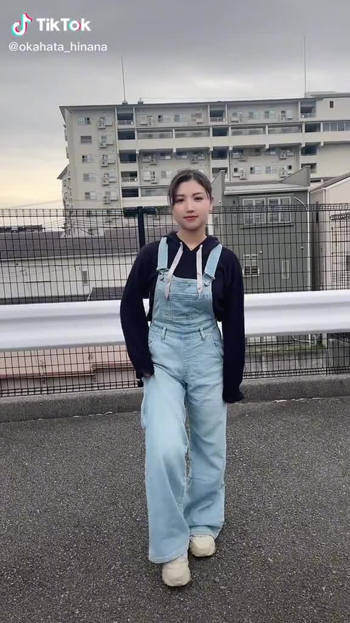 踊ってみた☺️#itzy #itzy_challenge_2 #crowndance #loco#おすすめ乗りたい #流行りに乗ってみた #dance #fyp #kpopdance #kpopfyp #kpop#있지