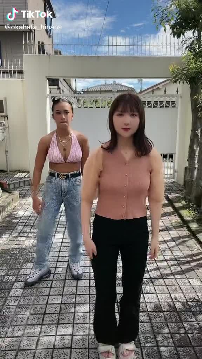 お姉ちゃんとドンキ😂😂#ドンキ #ドンドンドン #ドンキホーテ #姉妹 #姉が綺麗すぎる #流行りに乗ってみた #楽しい毎日 #おすすめ乗りたい #運営さん大好き #dance #fyp