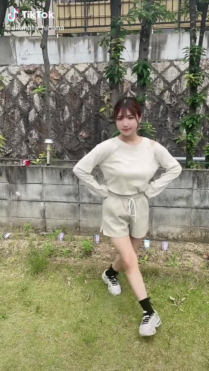 踊ってみた☺️#おすすめ乗りたい #あなたらしく #お家で過ごし隊 #楽しい毎日 #fyp #運営さん大好き #踊ってみた #流行りに乗ってみた #iu#celebrity #아이유 #メイク#夏コーデ