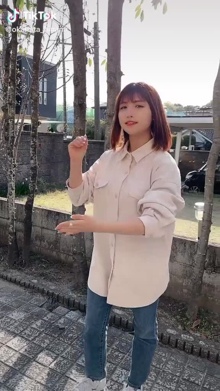 安定に映り込んでるよ😂😂#踊ってみた #おすすめ乗りたい #運営さん大好き #トレンド #dance #tiktokに春が来た #春 #弟が可愛すぎる #姉弟