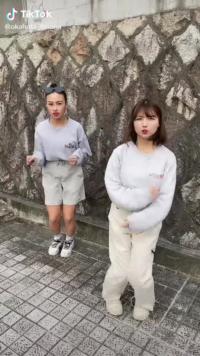 うっせぇわーー！#うっせぇわ #うっせえわ #ado  #dance #トレンド #tiktokオーディション2021 #春ファッション #運営さん大好き #おすすめ乗りたい #姉妹tiktok #姉妹ダンス #姉妹 #sister#TikTok