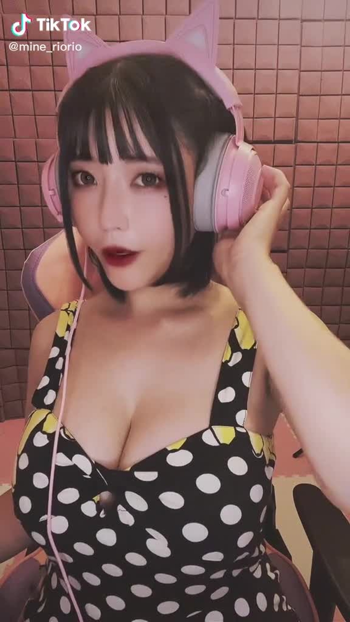 🧛‍♀️♥️ #グラビアアイドル #みねりお #おすすめのりたい