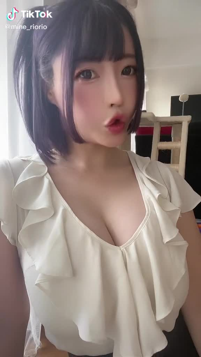 ないのに～😽💋 #プレッピーメイク #クズの本懐 #グラビアアイドル #オススメのりたい
