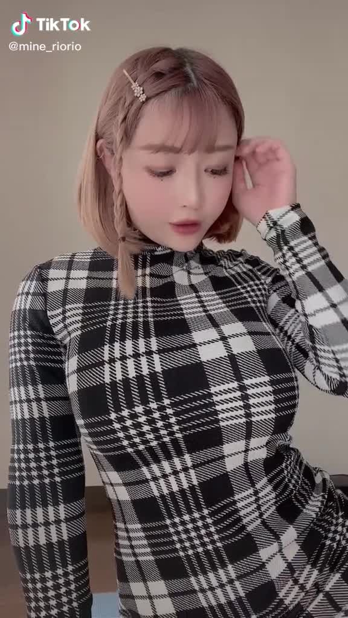 …バーカ🤢🤢🤢 #涙ぼくろメイク #バーカ #グラビアアイドル #おすすめのりたい