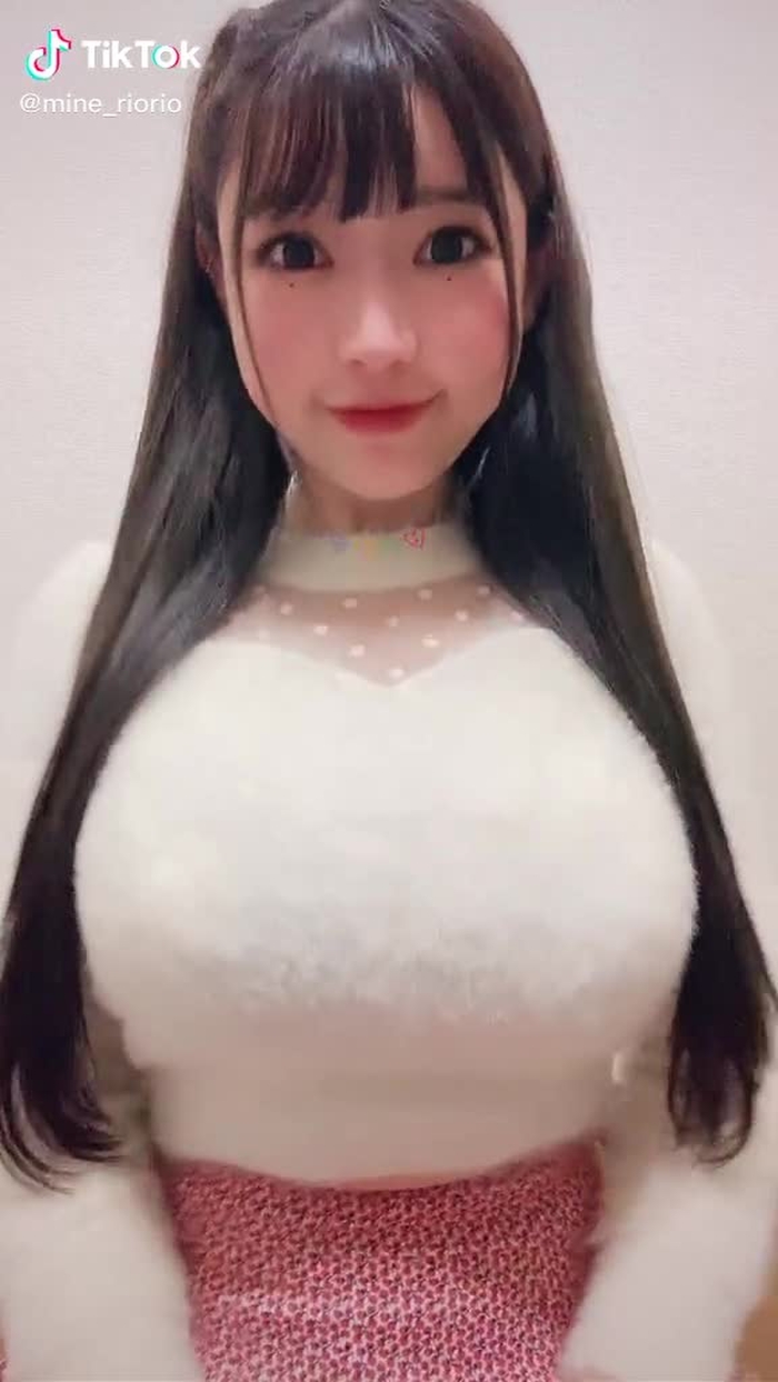 ゴキブリ作るの難しい🤔🤣 #涙ぼくろメイク #レッツクレイジー  #グラビアアイドル #おすすめのりたい