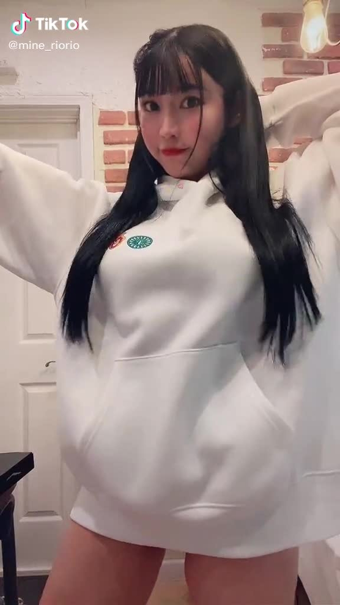 チラリズム😏💜 #オドループ #グラビアアイドル #フレデリック #おすすめのりたい