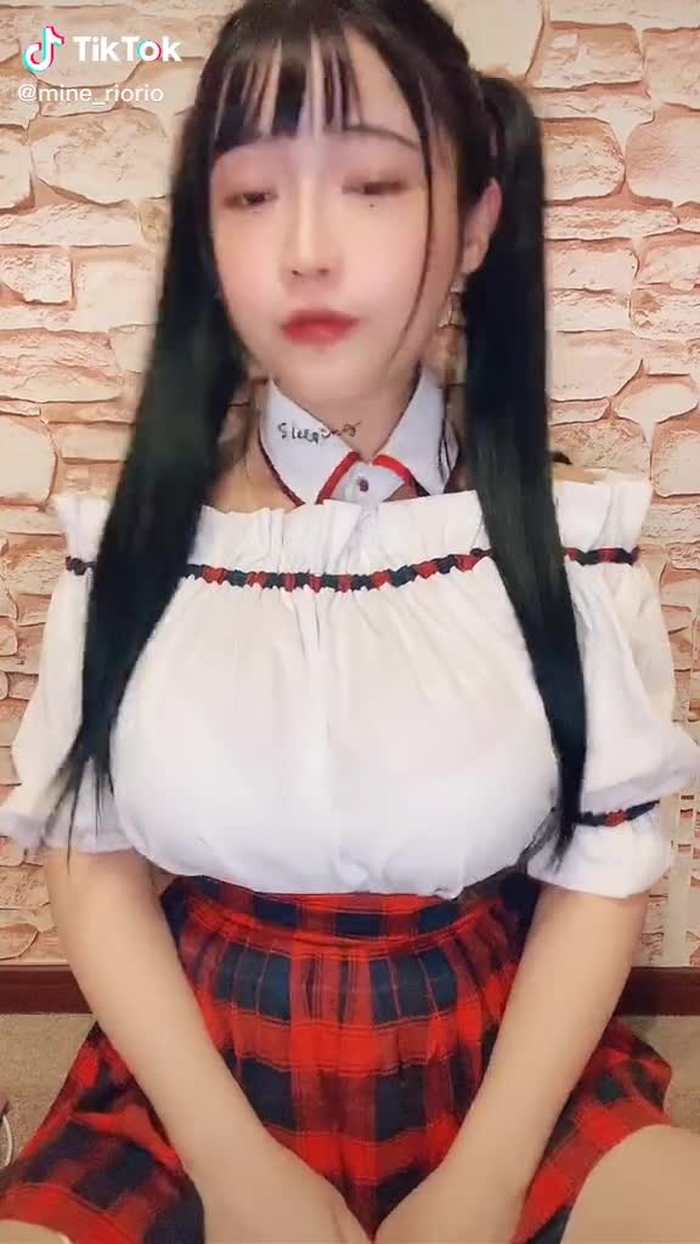 ぷっぷ〜❣️ #グラビアアイドル #みねりお #おすすめのりたい #制服