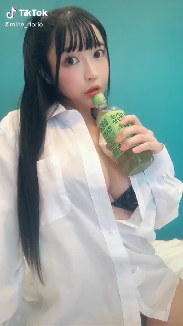 あざとい系女子🙋‍♀️💋 #あざとい系女子 #彼シャツ #グラビアアイドル #おすすめのりたい