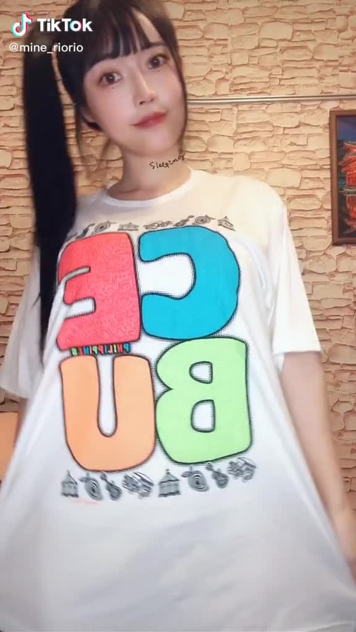 おNewのTシャツ❣️ #tシャツ #腰振りダンス #グラドル #おすすめのりたい