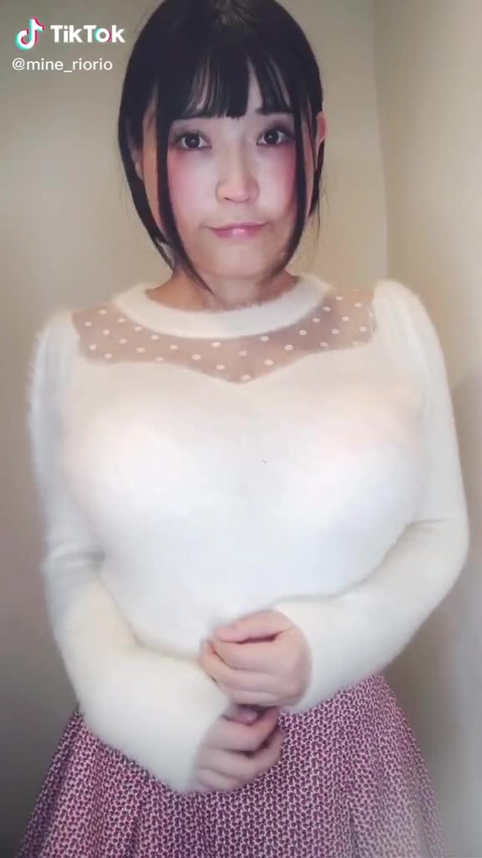 TikTok (ティックトック) で みねりお🦄💜グラドル💋YouTube開設しました (@mine_riorio) の動画を見る 1