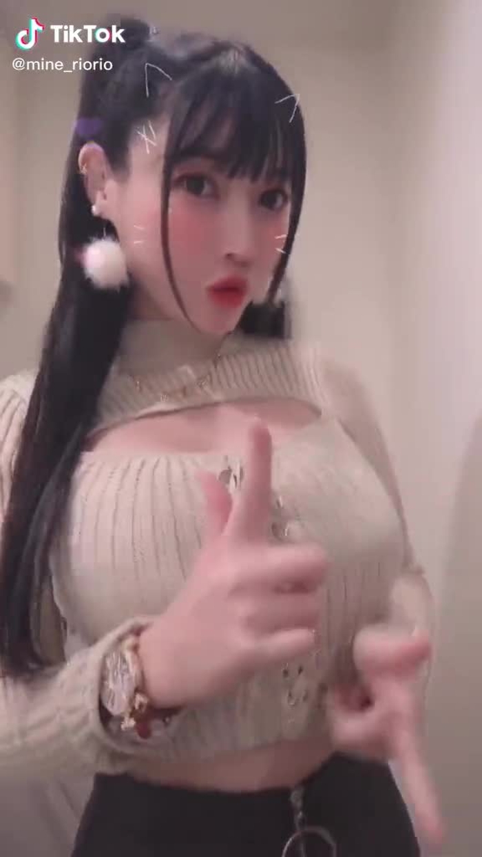 TikTok (ティックトック) で みねりお🦄💜グラドル💋YouTube開設しました (@mine_riorio) の動画を見る 5