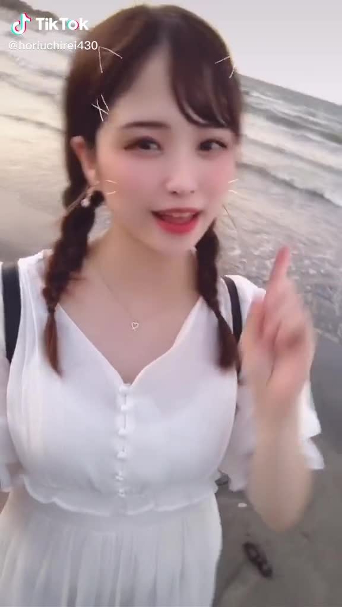 浜辺で初TikTok！#tiktok夏祭り #目線ショット #fyp #海 #浜辺 #夕暮れ #おすすめのりたい #夏 #夏コーデ #夏の思い出