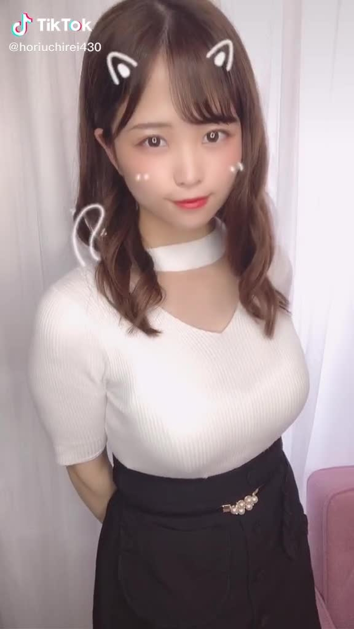 にゃあん。#カチカチ #にゃーん #ニット #ニットコーデ #ぴちぴち #おすすめ #おすすめにのりたい #オススメ乗ってたら教えて #腰振り #腰振りダンス #腰振りチャレンジ