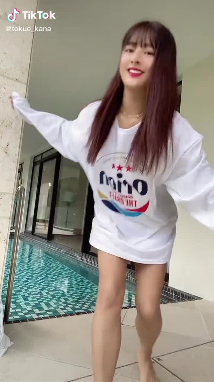 走ったらプール落ちそうだった笑　#おすすめ #グラビア #アイドル #fyp