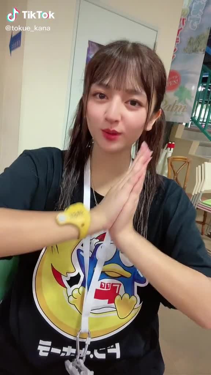 プール入ったら髪の毛ボサボサになった🥺 #ホワイトフィルター #グラビア #アイドル #fyp