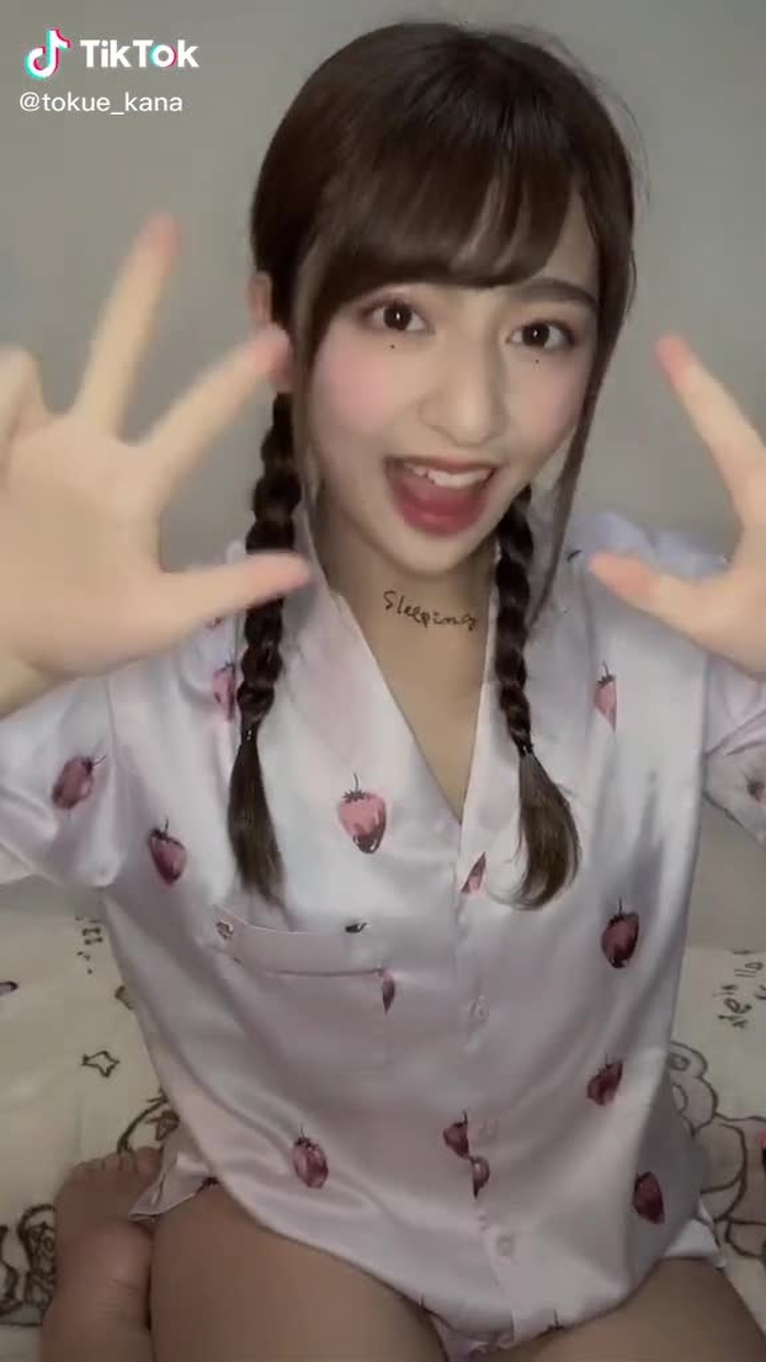2nd写真集「かなでうた」発売まで残り6日だよ🙈💕　#おうちで過ごし隊 #春コーデ #おすすめ #foyou #foyoupage