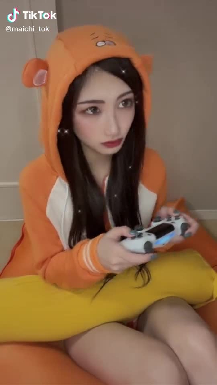 ゲームは荒野だけ系女子です😐#干物妹うまるちゃん #うちの子デビュー
