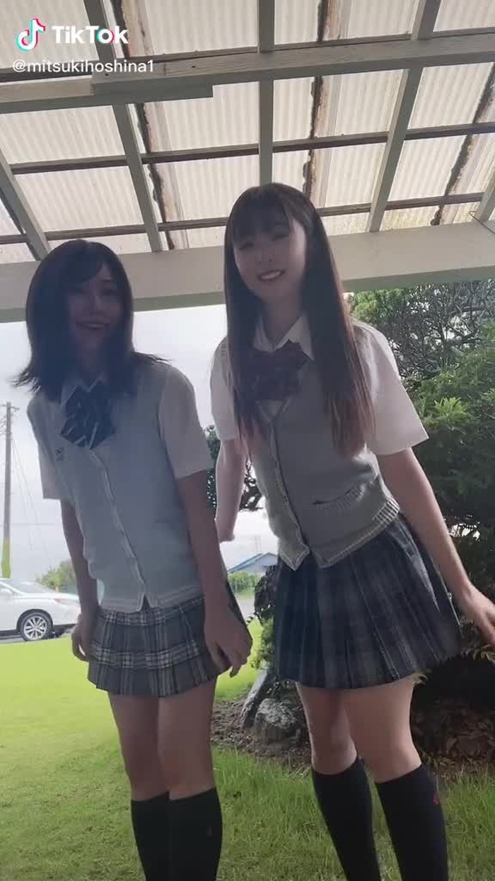 @shiibayuki とのイメージ作品が配信されるよ！ #スカートひらり
