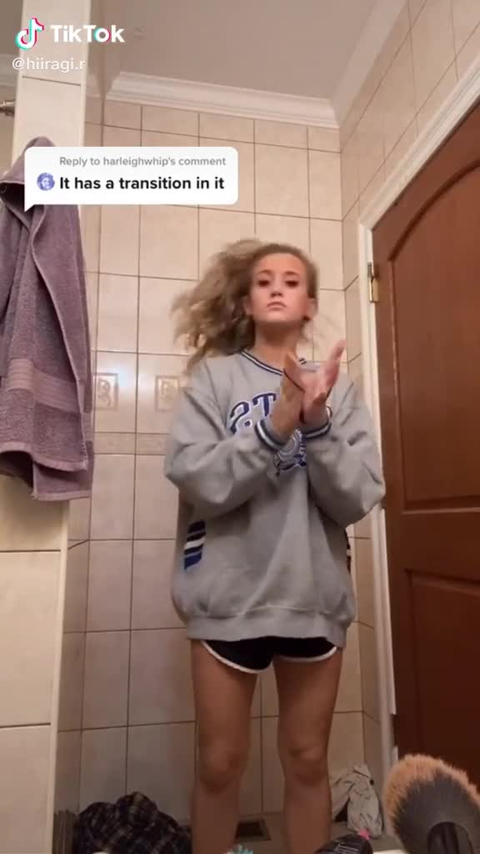 @Emily さんの動画を#リミックス 😂😂😂😂😂(裸眼のため眼鏡)
