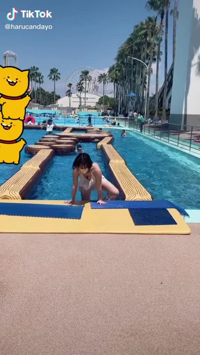 #着陸　#プール  #暑い夏