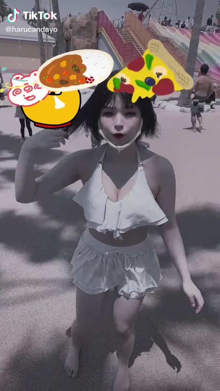 ＃人の顔隠しすぎて食べ物沢山　＃暑すぎて顔やばい🥸＃上のサイズまちごーた