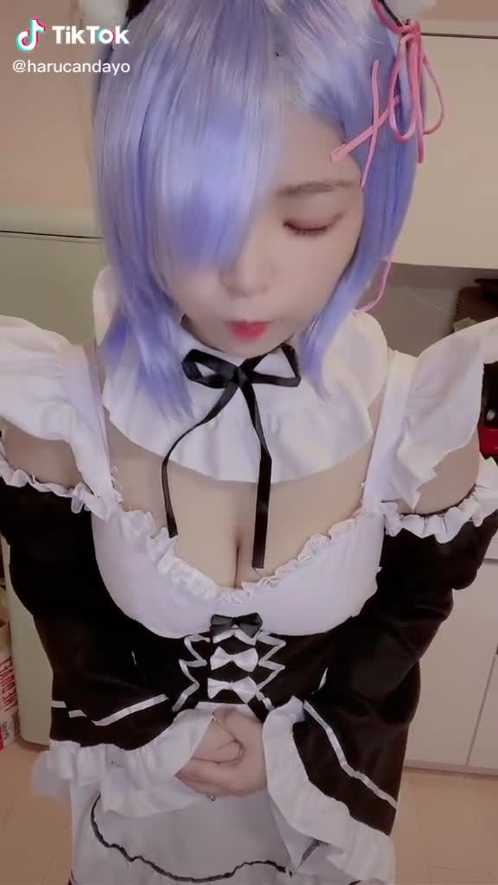 誰かコスプレの仕方教えて〜(T ^ T)sos#リゼロ　＃レム