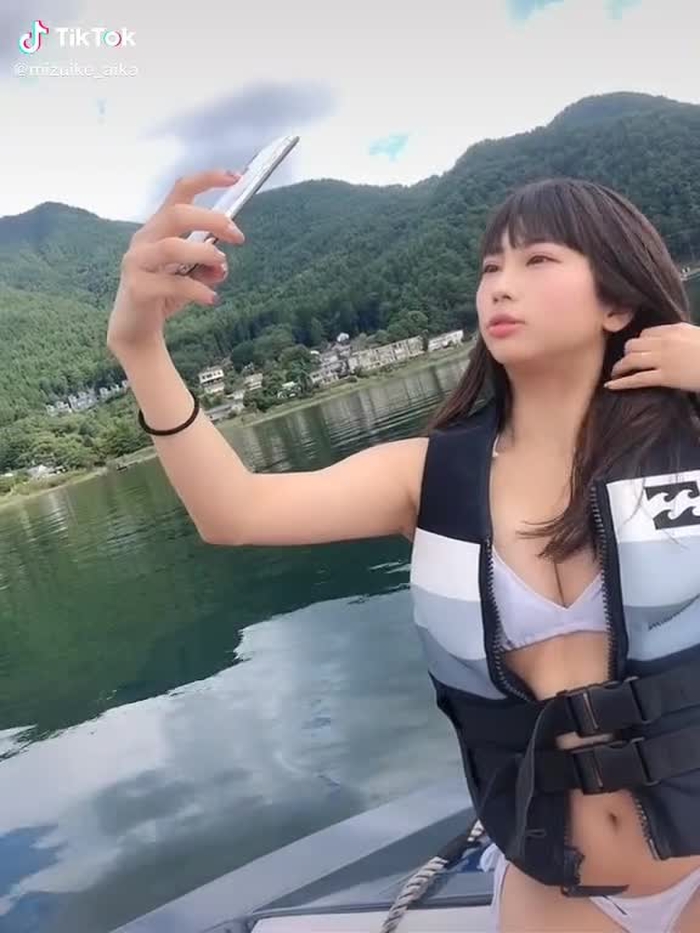 自撮りしてるところ撮られてたw