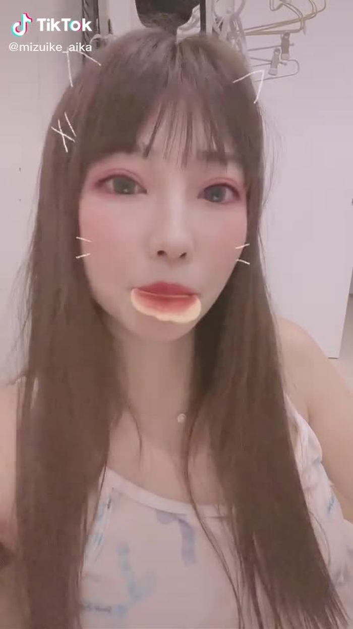 かぼちゃのお菓子食べてる🎃　#ハロウィン #tiktokハロウィン #かぼちゃ