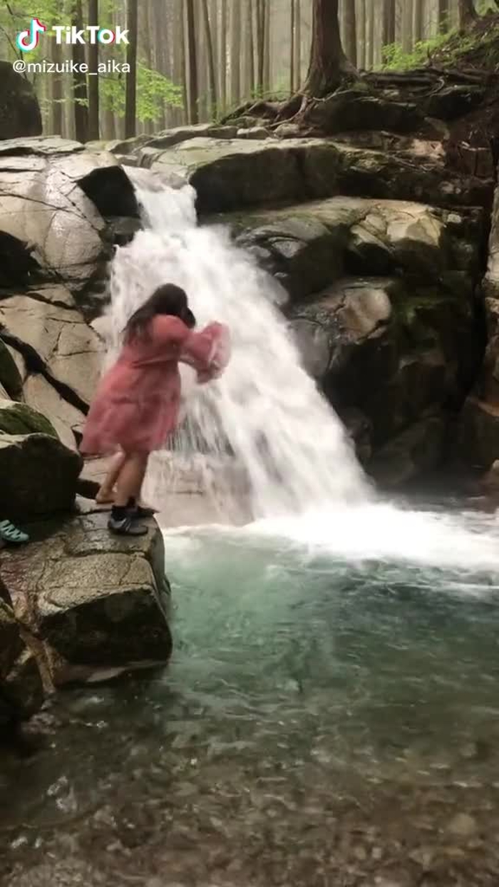 飛び込んだ　#川 #夏 #飛び込み