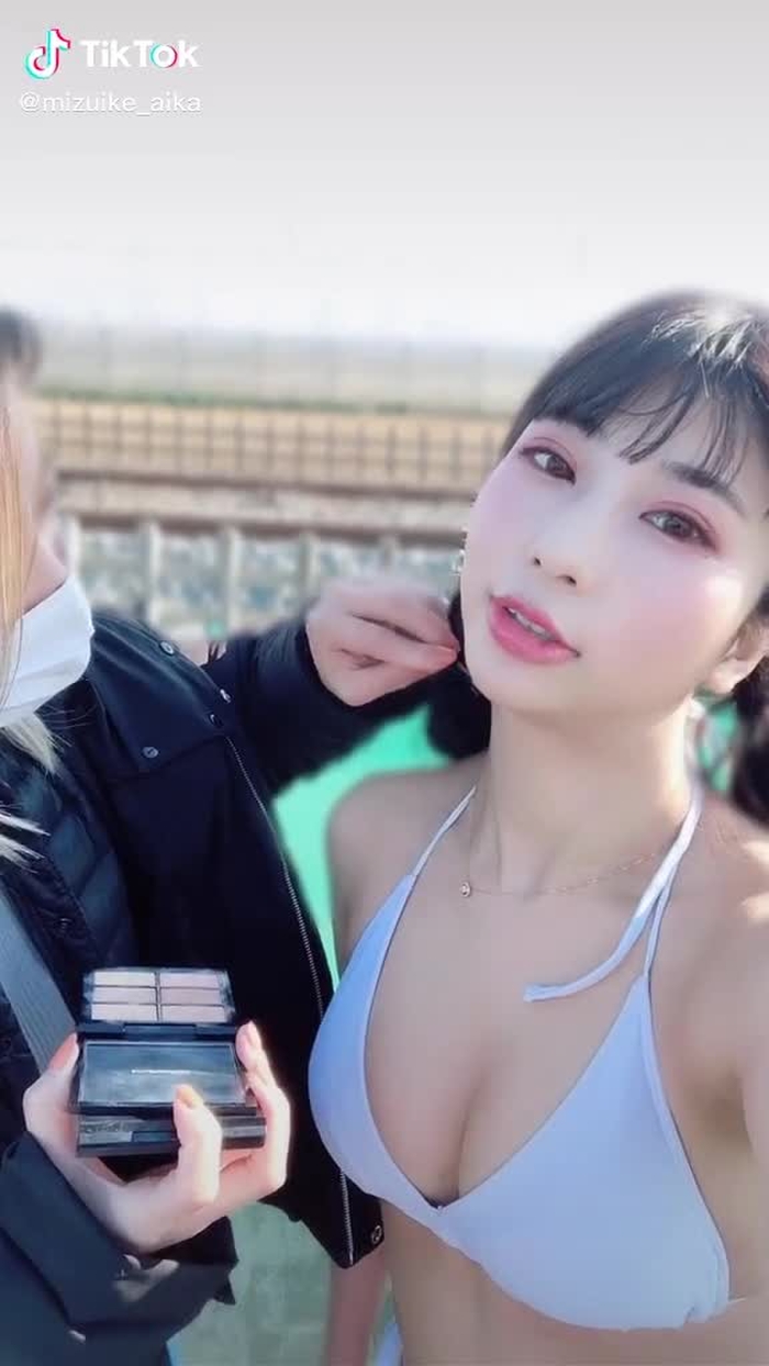 この前情報解禁した映画「大きい女の子は好きですか？」のオフショットだよ😊いろいろ落ち着いて映画公開されたら観て下さいな❤️#おうちで過ごし隊