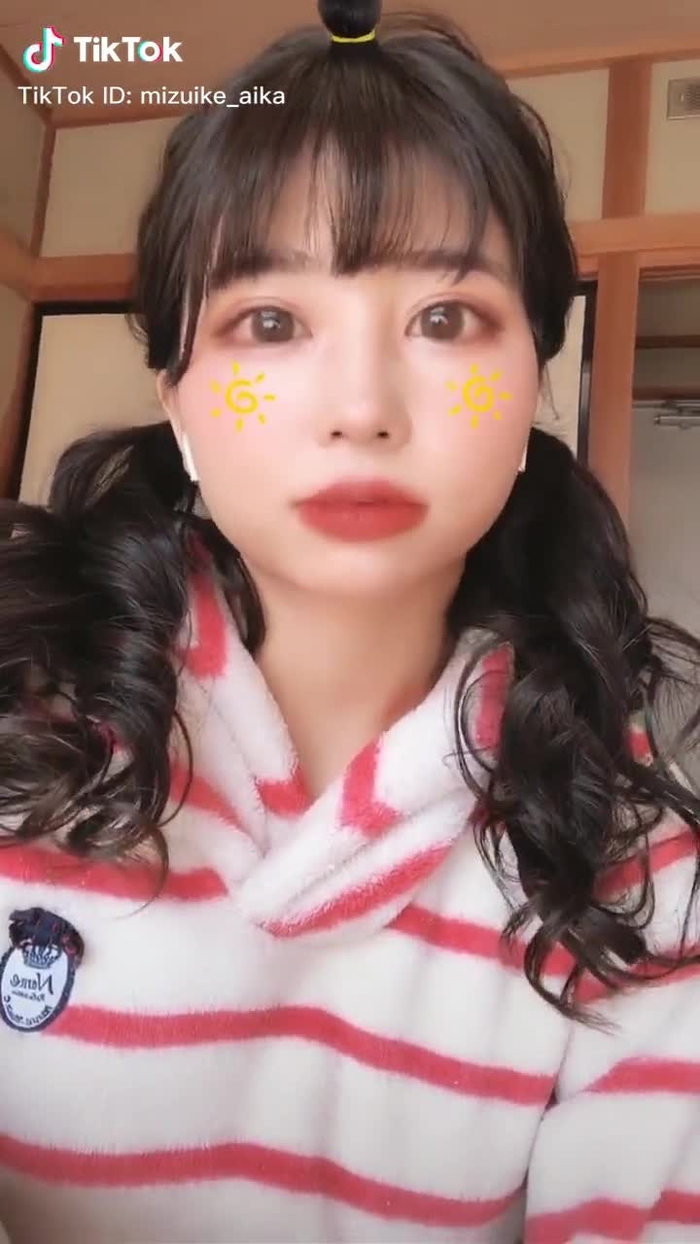 タレ目になりたい🙊　#暴れる髪の毛 #あのねママ聞いて
