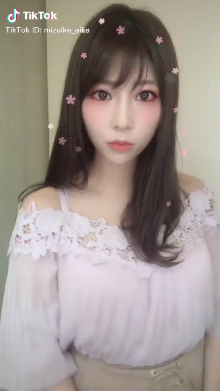 決して顔にスタンプがかかってないところで止めてみるチャレンジ動画ではないです。笑