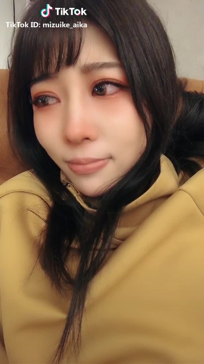 服があれだったのでボツにしたけどナチュラル感あらからこっちの方が好き。笑 #ピンクを裏返したら