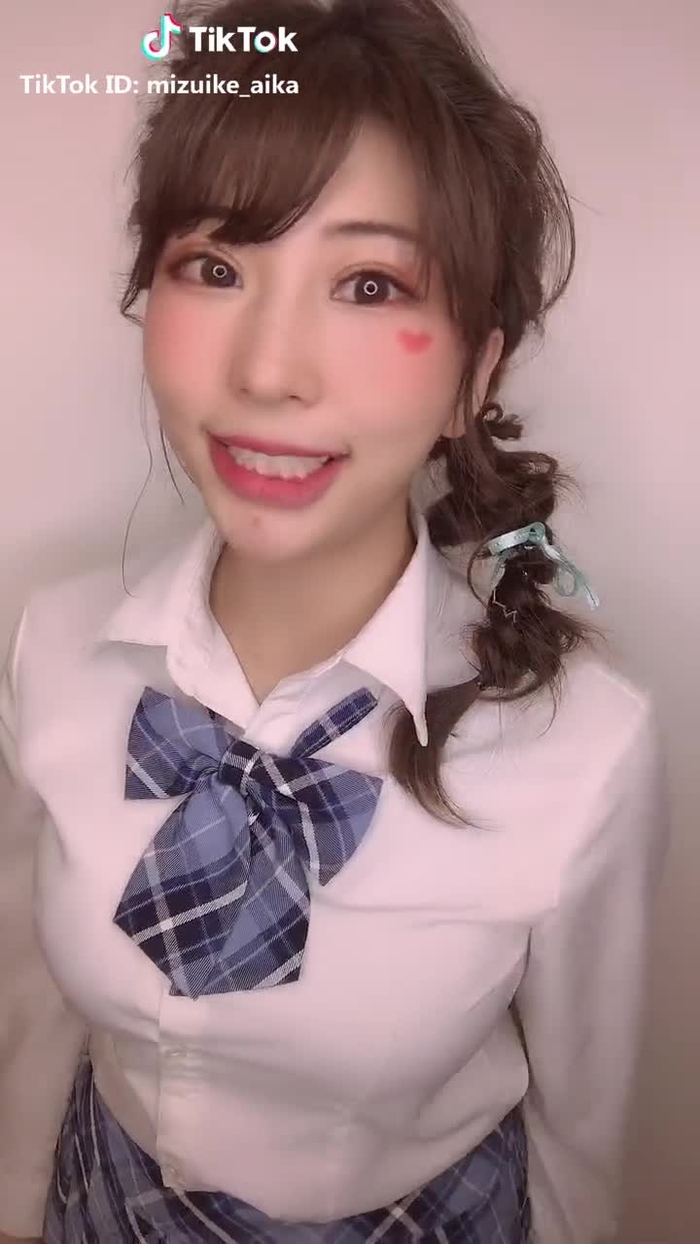 あ ご に き び 🙃 #ねぇ神様