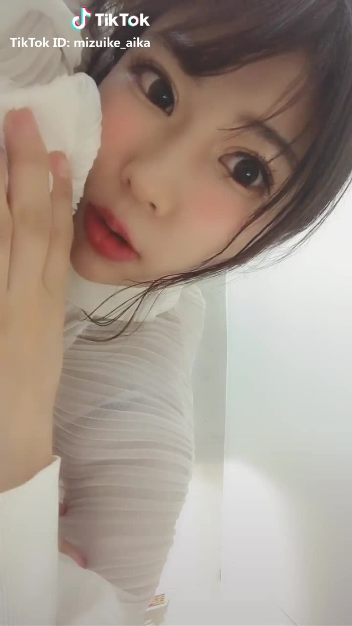 亡くなったお母さんもこんな感じで側にいてくれたらいいなあ #幽体離脱