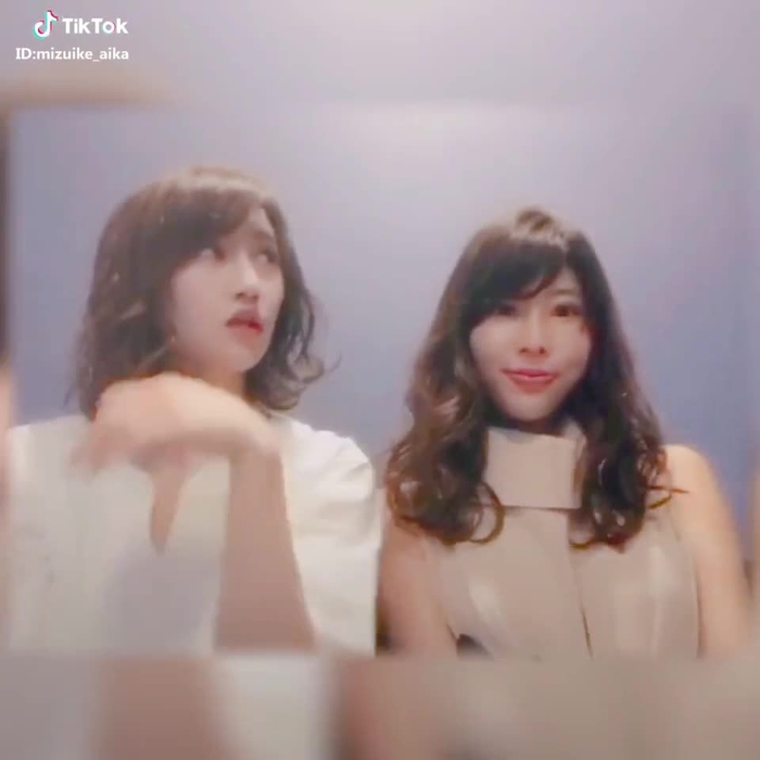 慣れてきたご様子。付き合って3カ月。笑#カップル #リア充 #双子ダンス #だれでもダンス #最近なんかきれいになったね