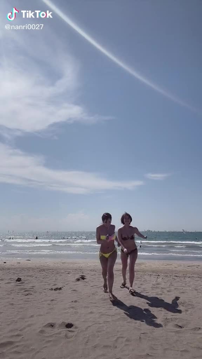 れいらと♪#由比ヶ浜 #海 #グラドル #ぽっちゃり女子 @aibareira2