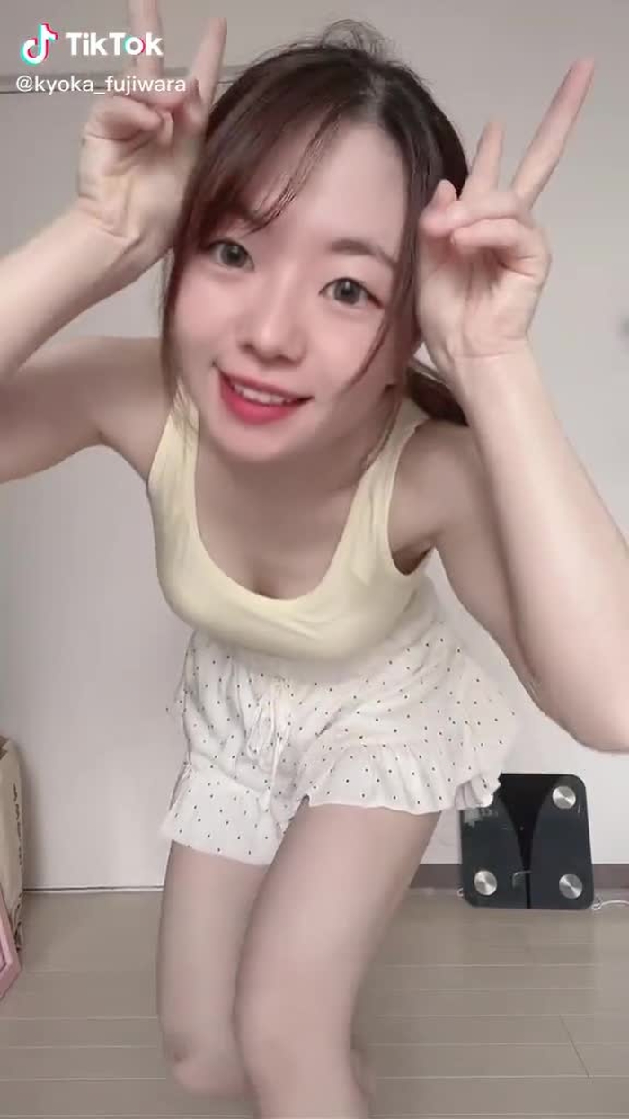 朝撮り！膝のあざはぶつけました🐒 #和ぬか #natsumi #イージーゲーム #踊ってみた #ホワイトフィルター