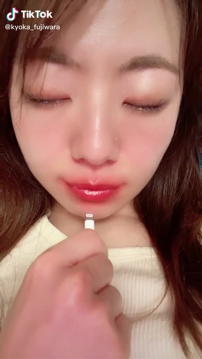 唇がぷるっぷるですねん。#fyp