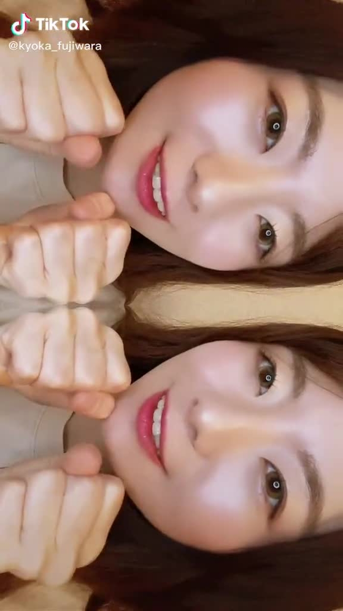 どっちの私がお好き？💁‍♀️ #どぅどぅろろ #双子