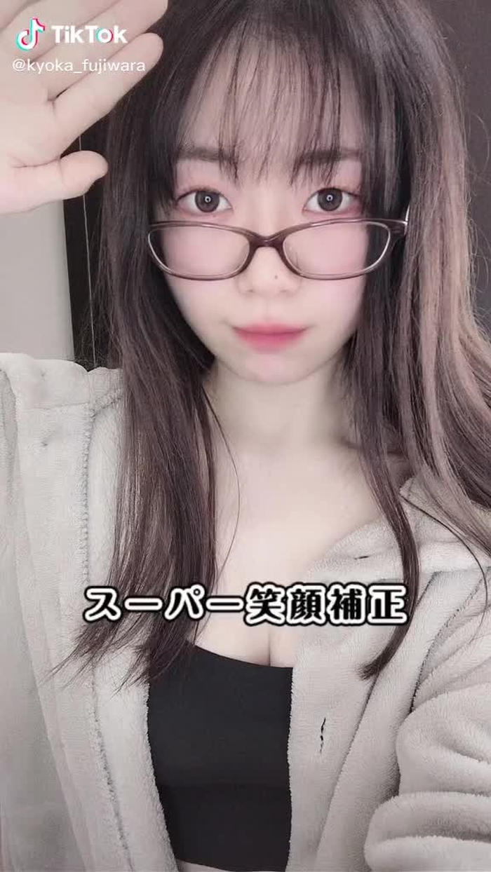 #スーパー笑顔補正 #笑った顔も #フィルターかかると #不自然 #不気味 ?