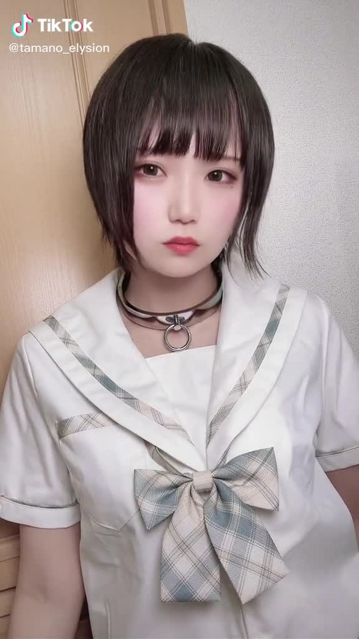 今更ながら… #虹色の戦争 #ダンス苦手 #グラビアアイドル #首輪女子 #ましろたまの #制服 #fyp