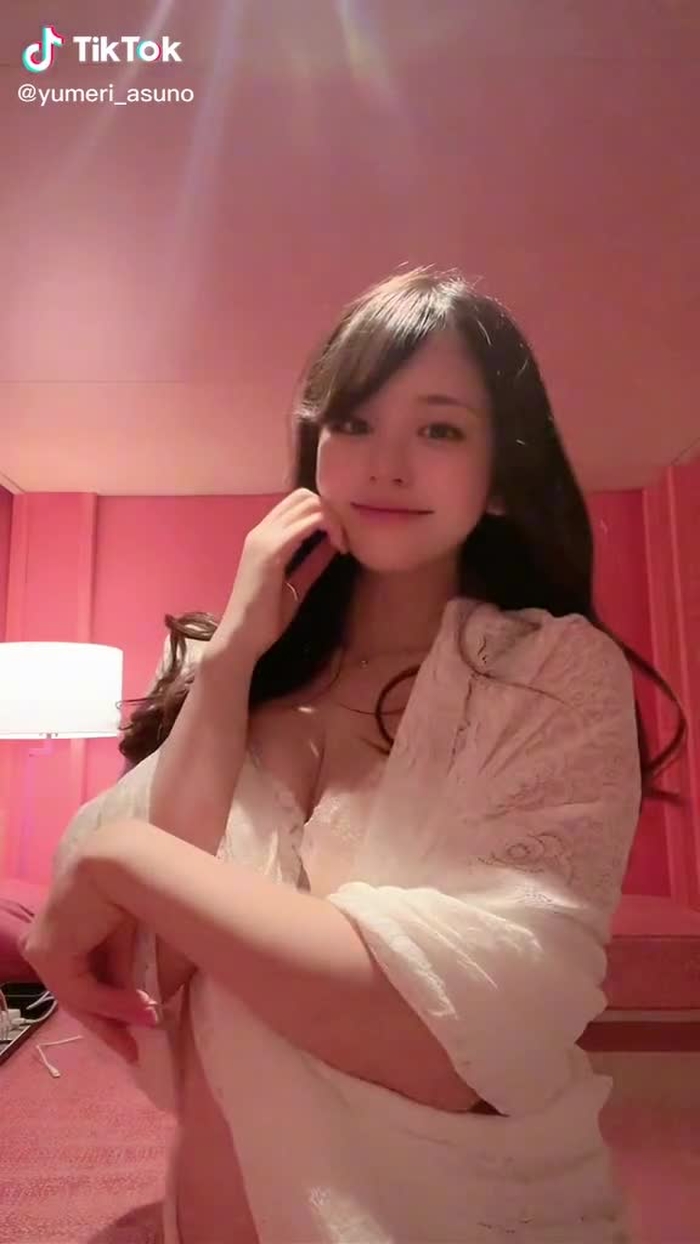 可愛いピンクのお部屋で撮影しました💓#グラビア撮影