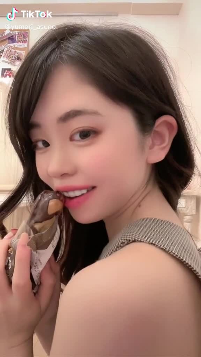 #もぐもぐ #エクレア #彼女 #彼氏目線  #おすすめにのりたい