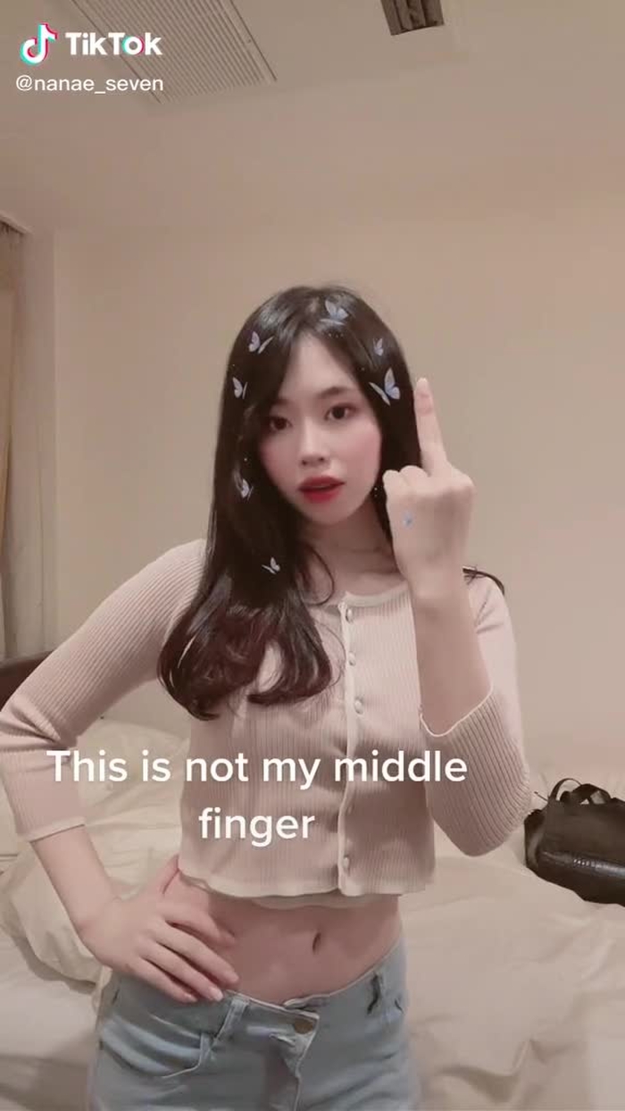 #thisisnotmymiddlefinger #中指じゃないです #ゆにこーん #ユニコーン #ユニコーンフェイス #英語学習 #腹だし #おすすめにのりたい #おきにいりにのりたい #深夜投稿