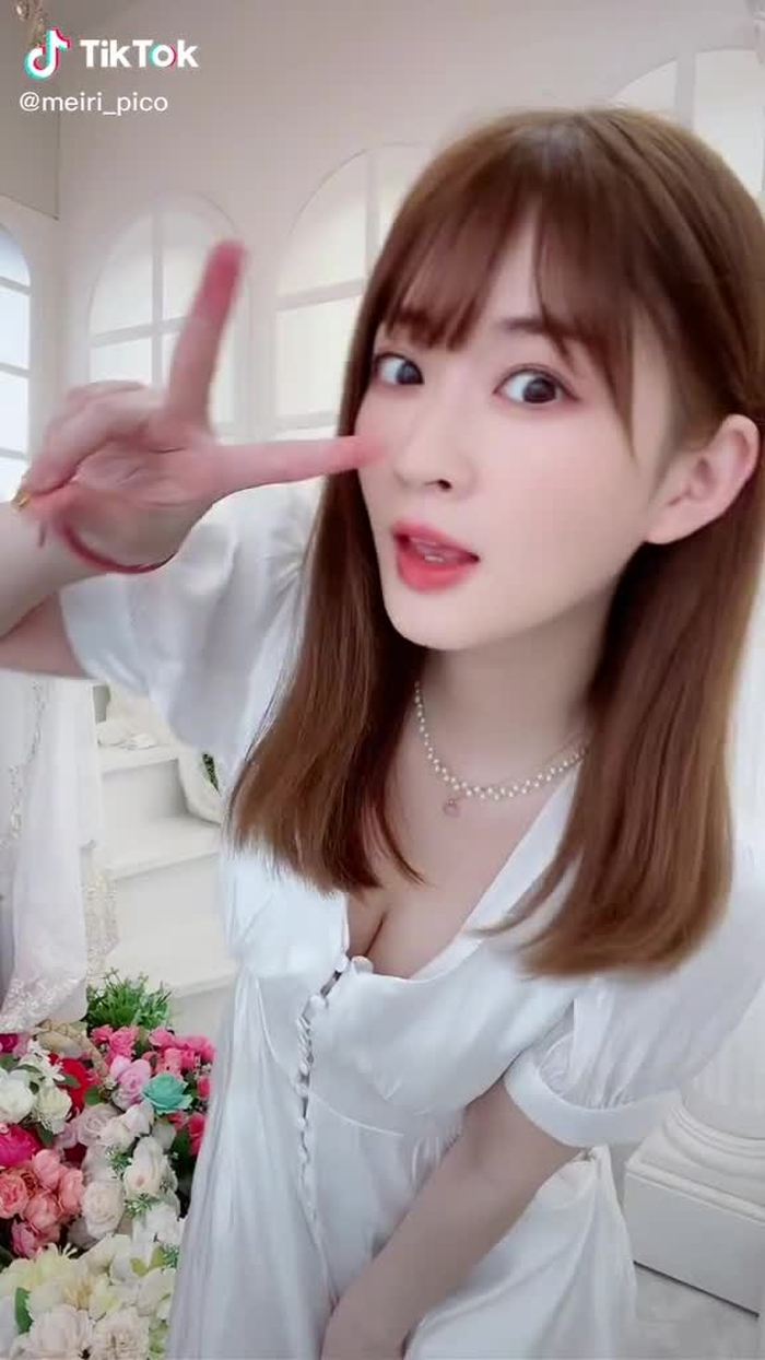 半目から始まってしまったことと、腰のファスナーが開いてるの気づいちゃった人いる……？
