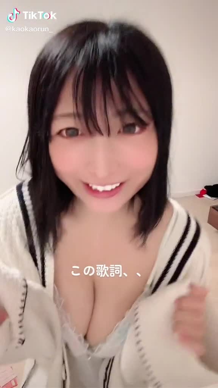 お風呂上がりすっぴんだけど必死に踊ってたら乾いてきた、やっとやりました、やっつけ！