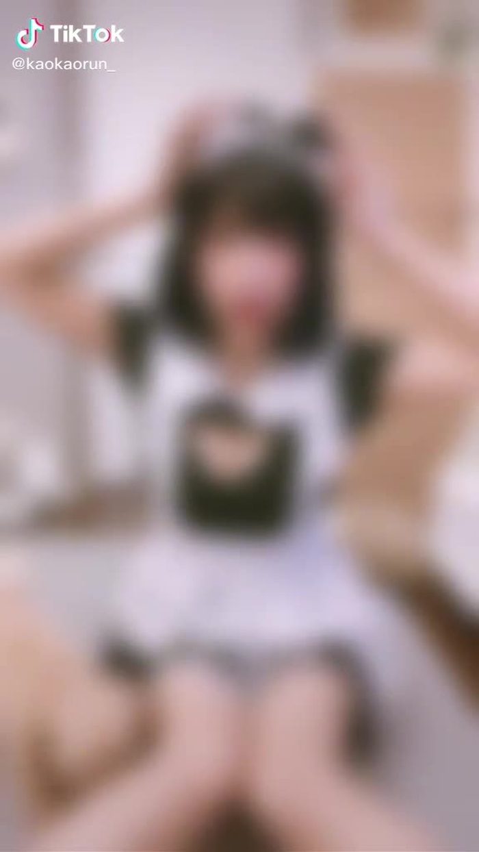 左下に何かいる #少し待ってみて #グラビアアイドルの卵子