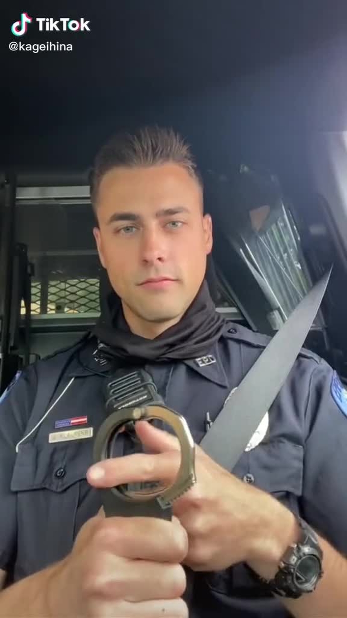 @officerjk の動画を#リミックス 早くして！！！👮🏻‍♂️ Hurry up!